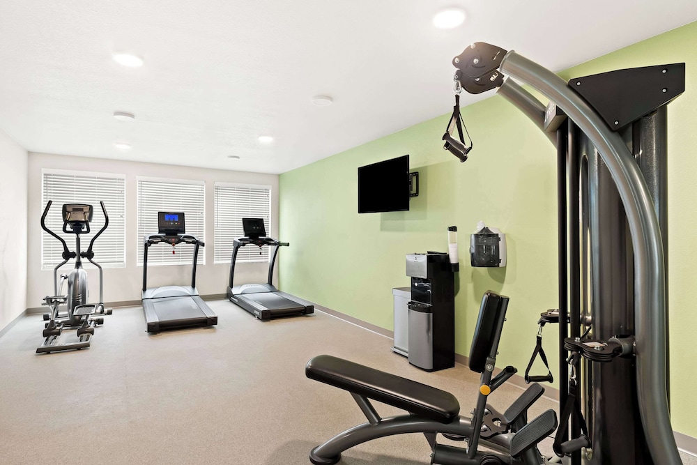 WoodSpring Suites Denver Commerce City 9/20