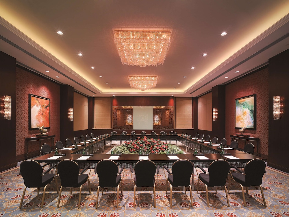 Shangri-La Manzhouli 33/39