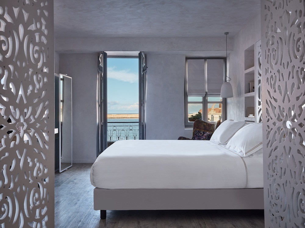 Chania Inn 16/46