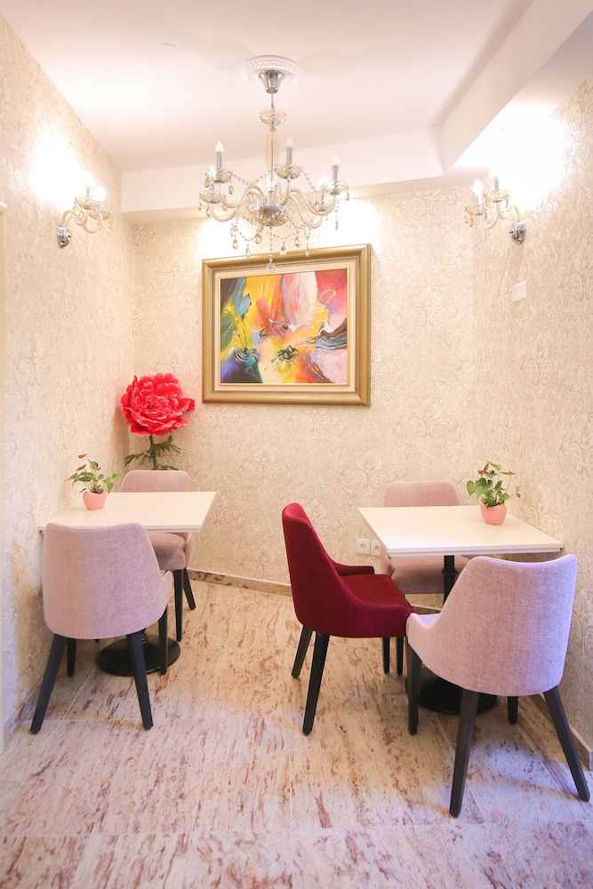 Hotel Asteria 57/63
