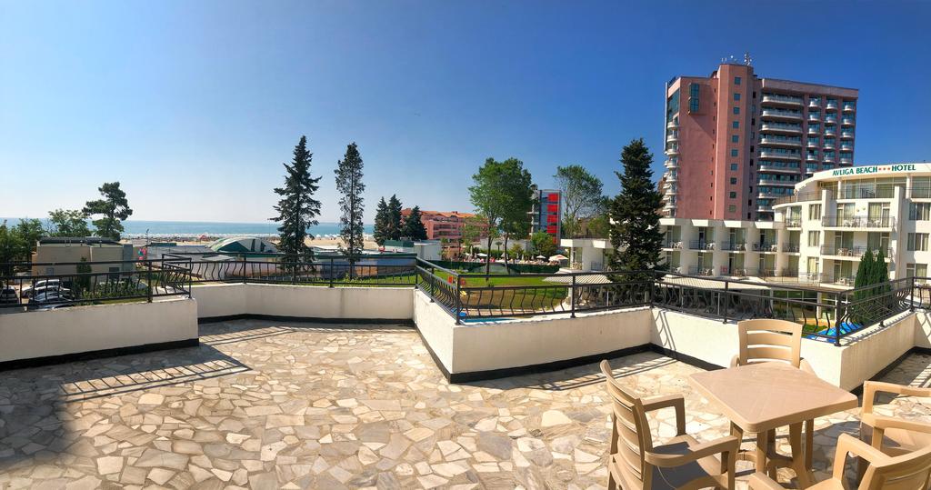 Flamingo Beach Hotel 56/63