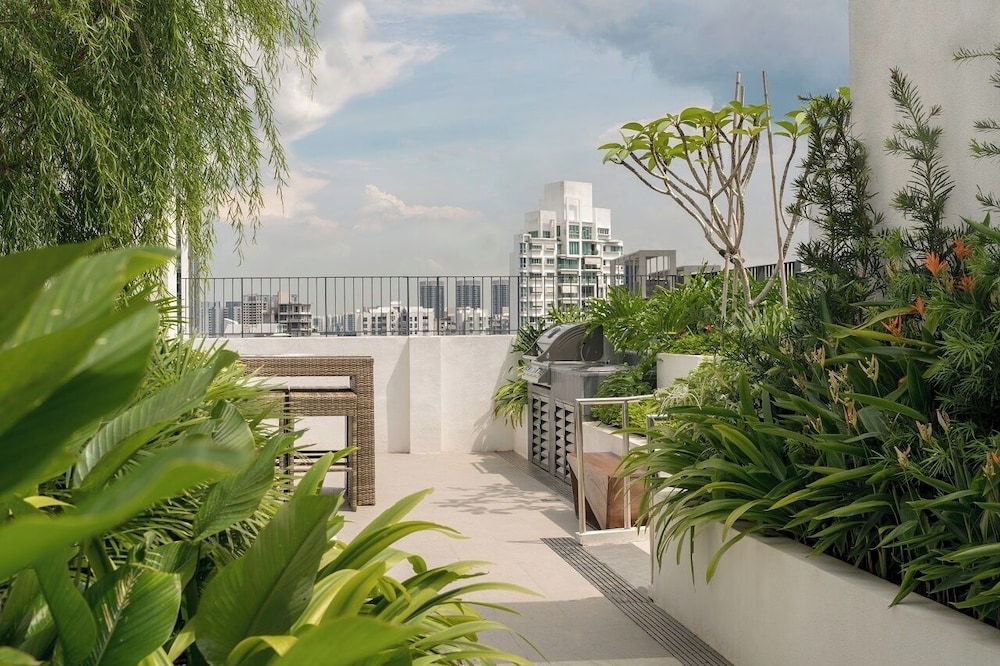 Momentus Serviced Residences Novena 42/50