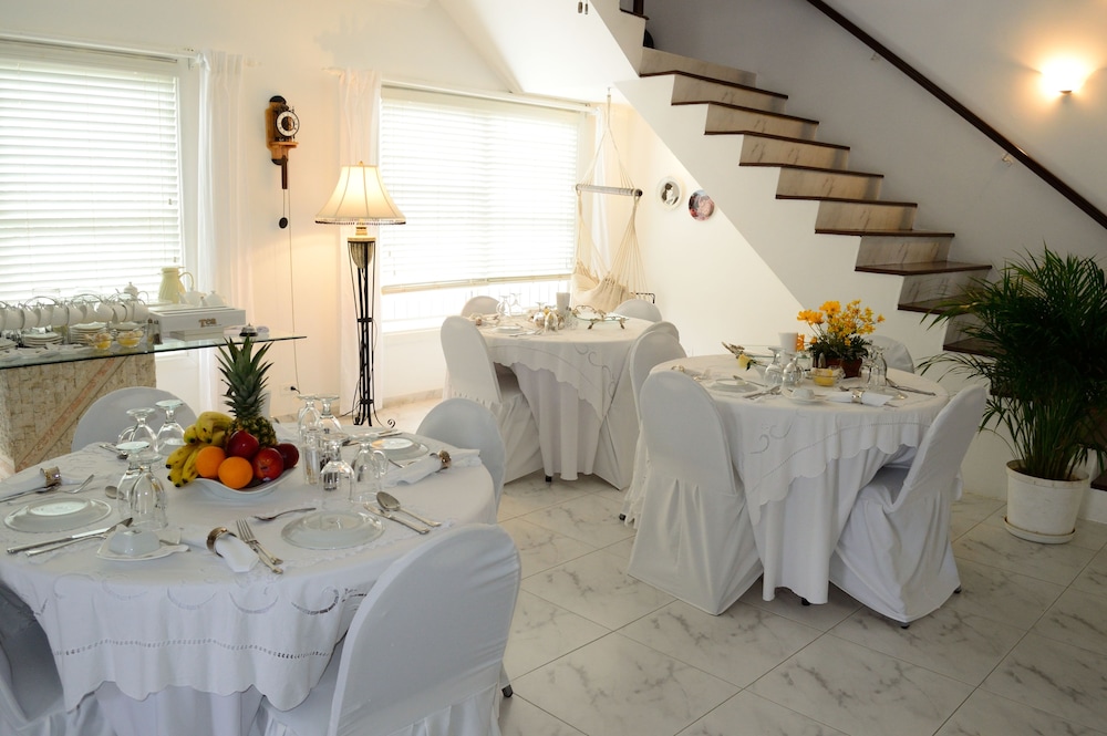 Adonai Hotel Boutique Bed And Breakfast 71/93