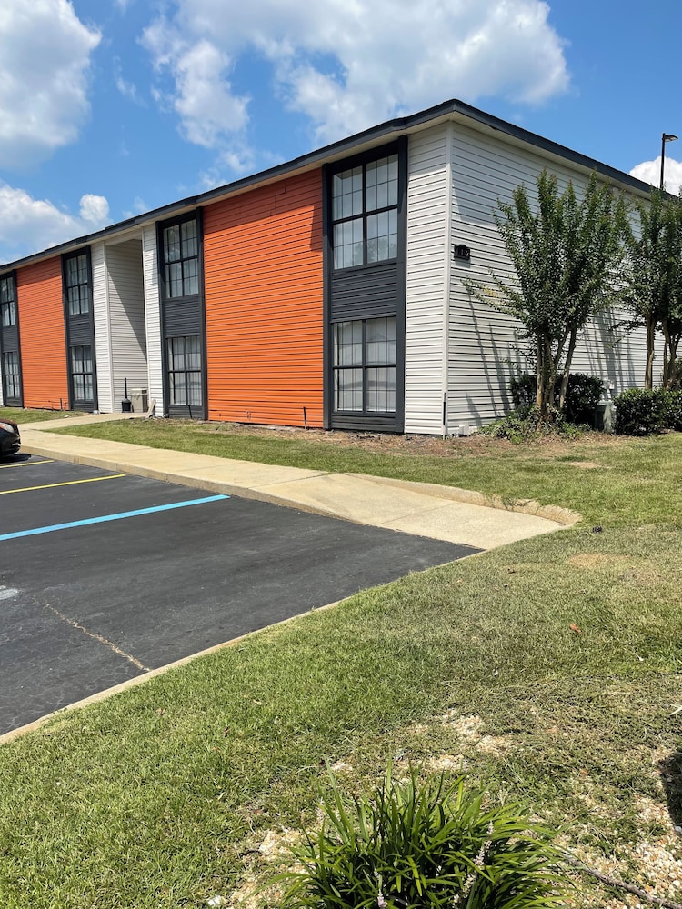 Ramada by Wyndham Studio Suites Dothan 25/35