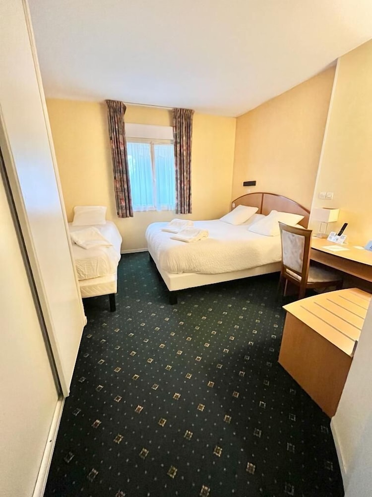Logis Hotel Sully Le Château 6/49