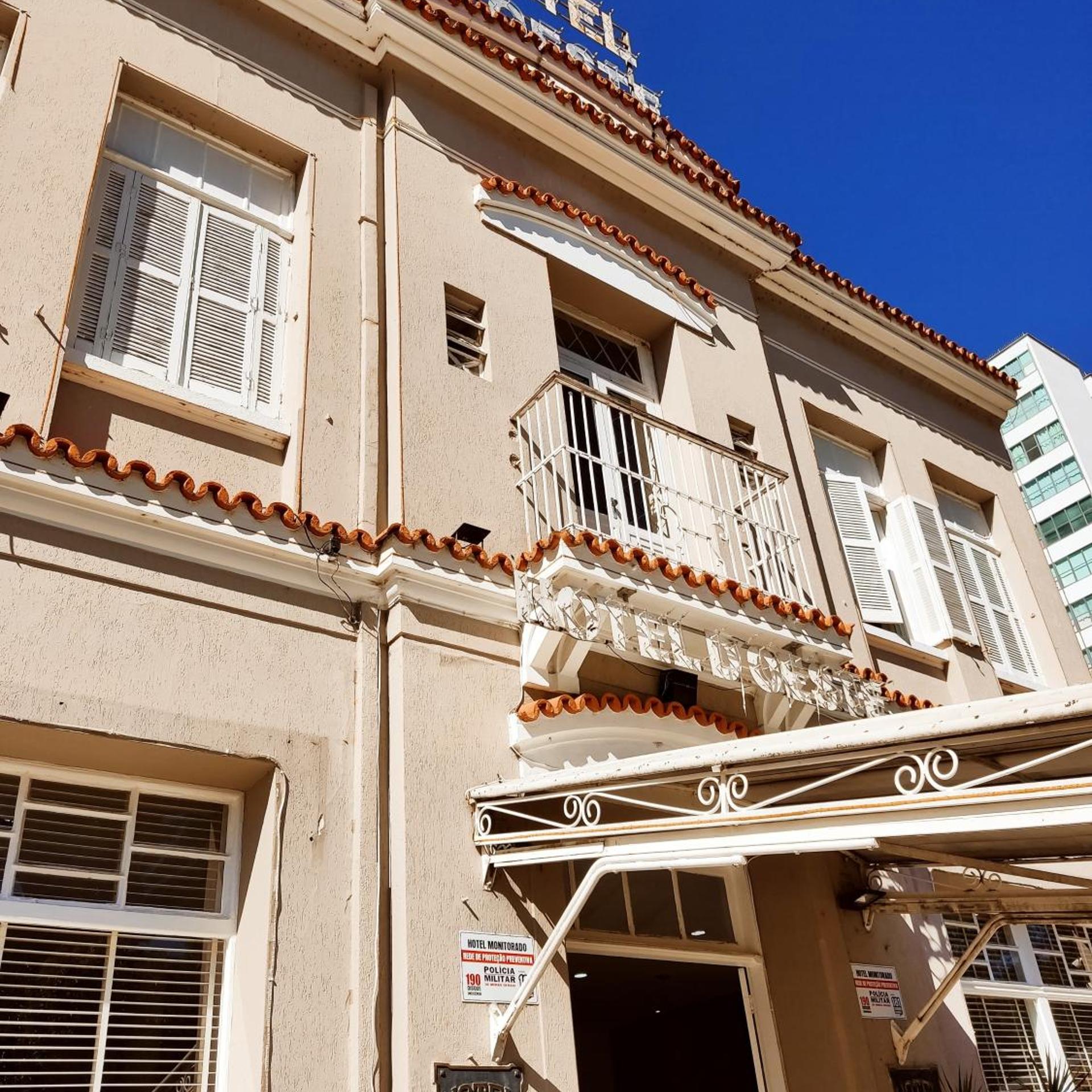 Hotel D Oeste 2/50