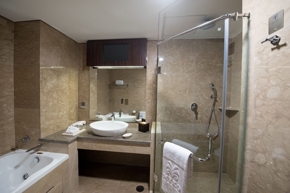 Myko Hotel And Convention Center Makassar 59/64