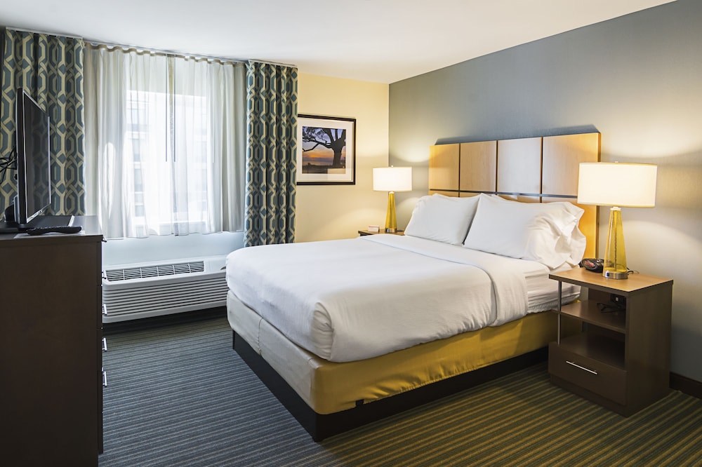 Candlewood Suites Pensacola University Area 20/58