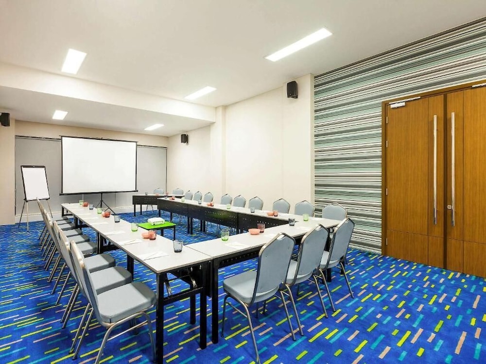 Deka Hotel Surabaya HR Muhammad 40/50