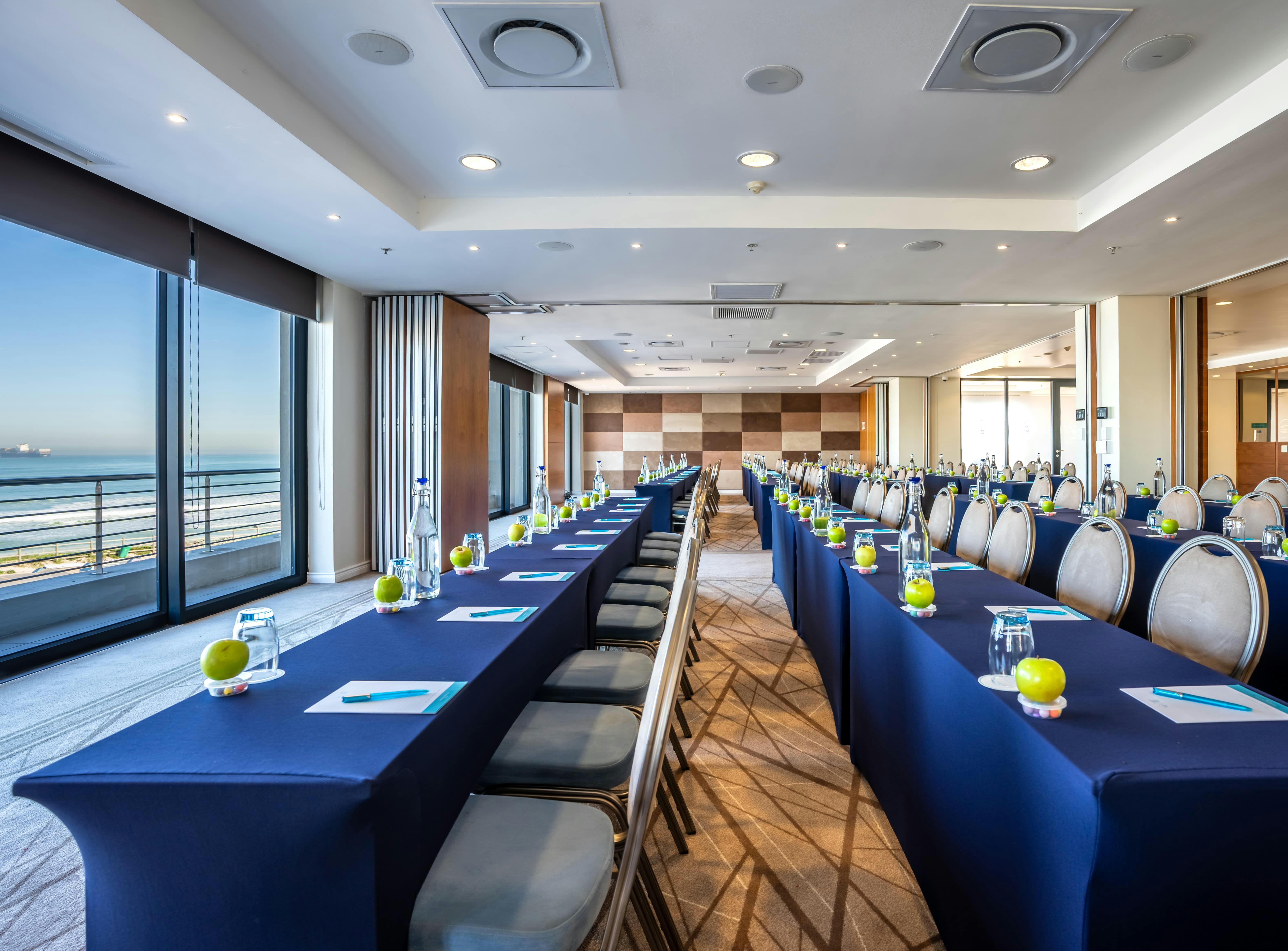 Blaauwberg Beach Hotel 79/100