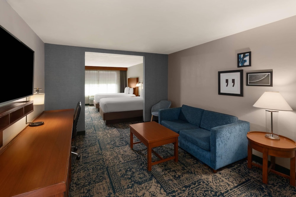 Wyndham Garden San Antonio Airport Northeast 32/49