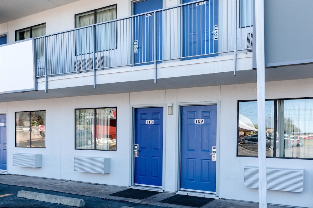 Motel6 Austin, TX - Airport - South 13/58
