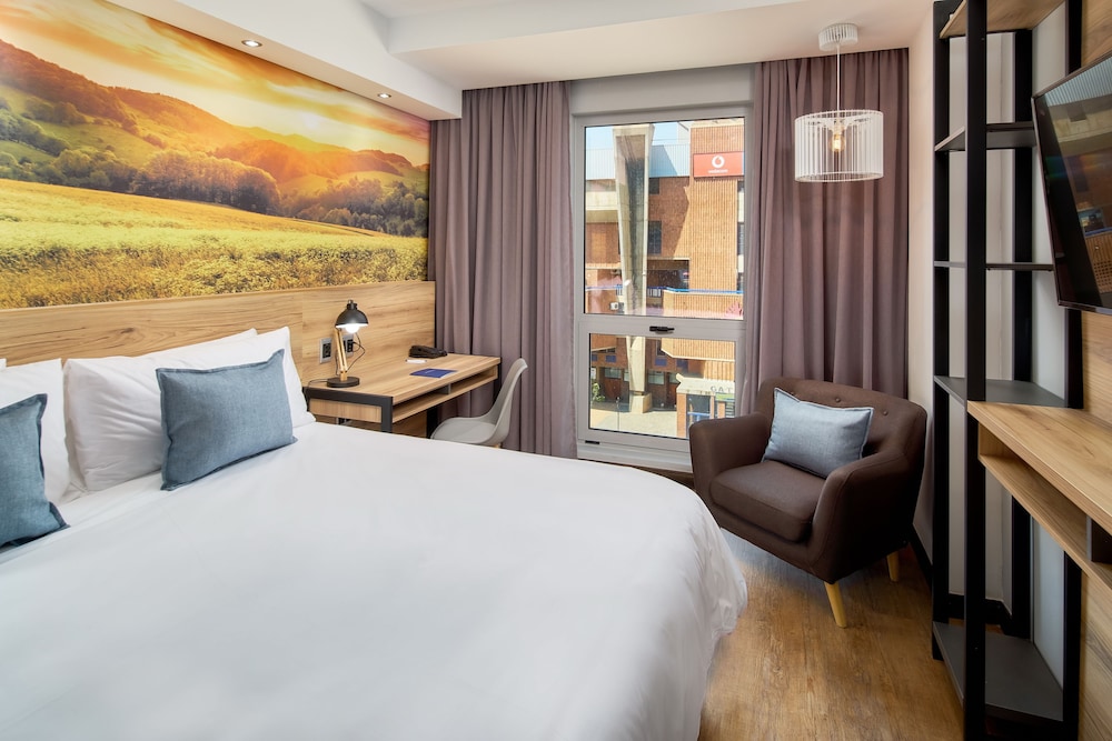 ROOM, KING BED, CITY VIEW