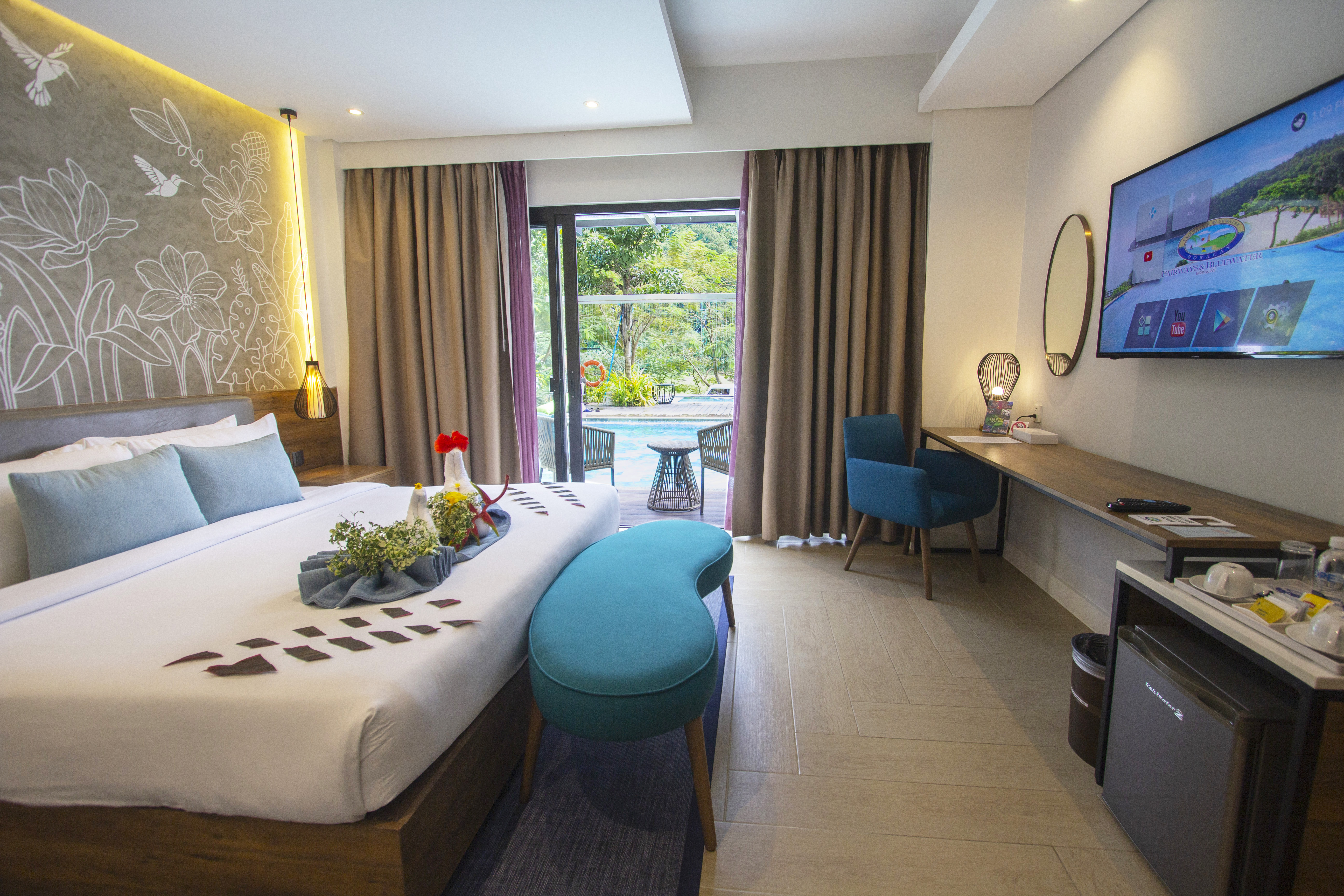 Grand, Connecting, Premier, Pool Access