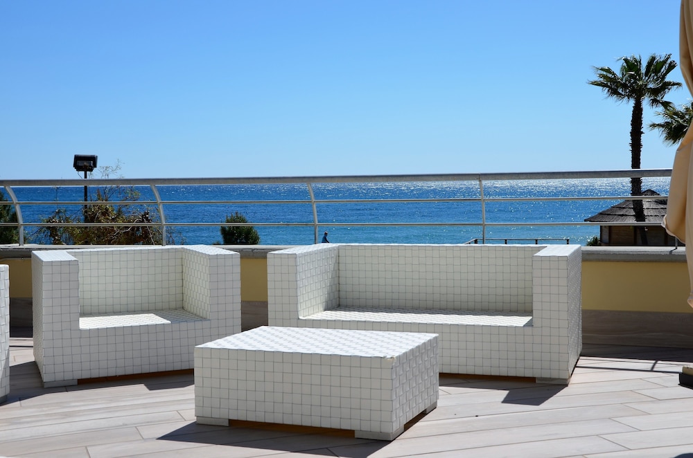 Aregai Marina Hotel Residence 65/67