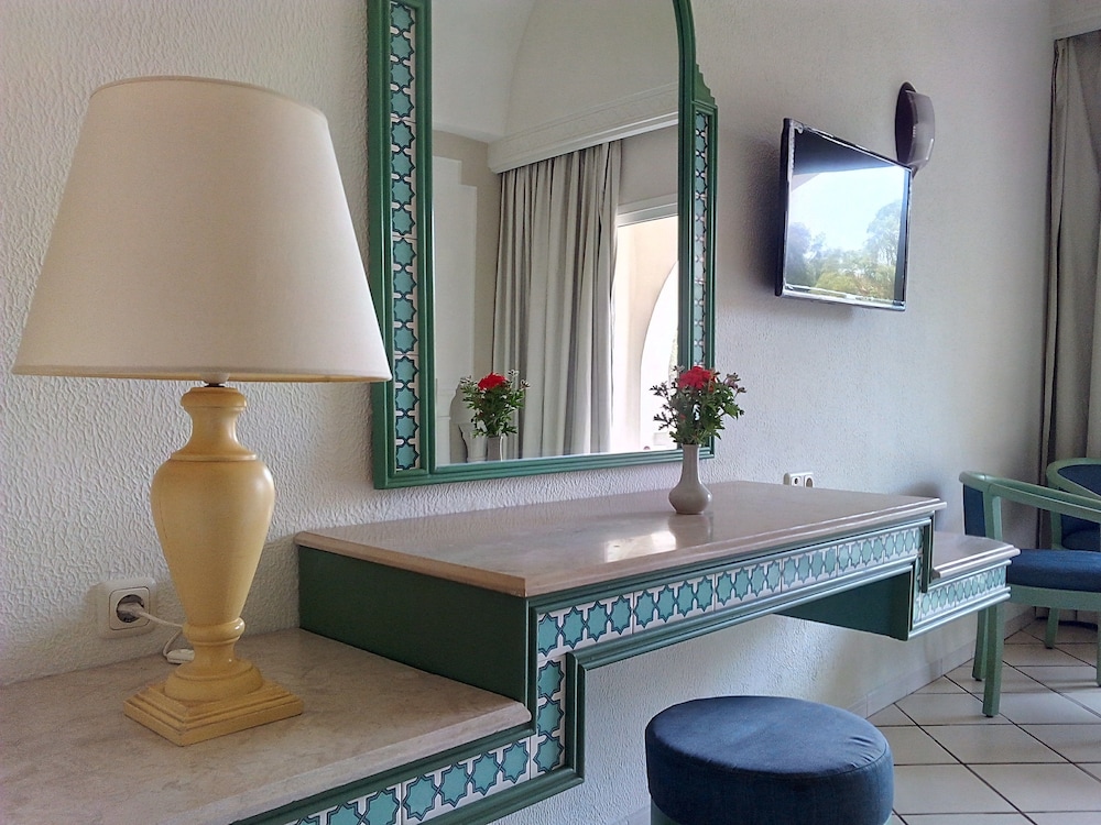 Tunisia Lodge 16/32