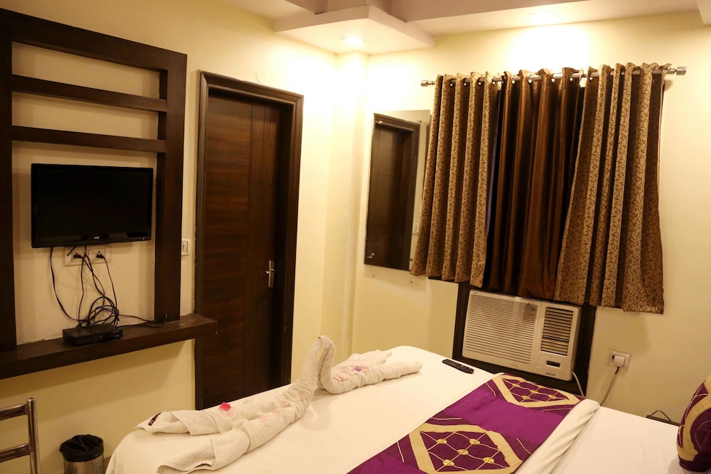 Hotel Shivam International 15/25