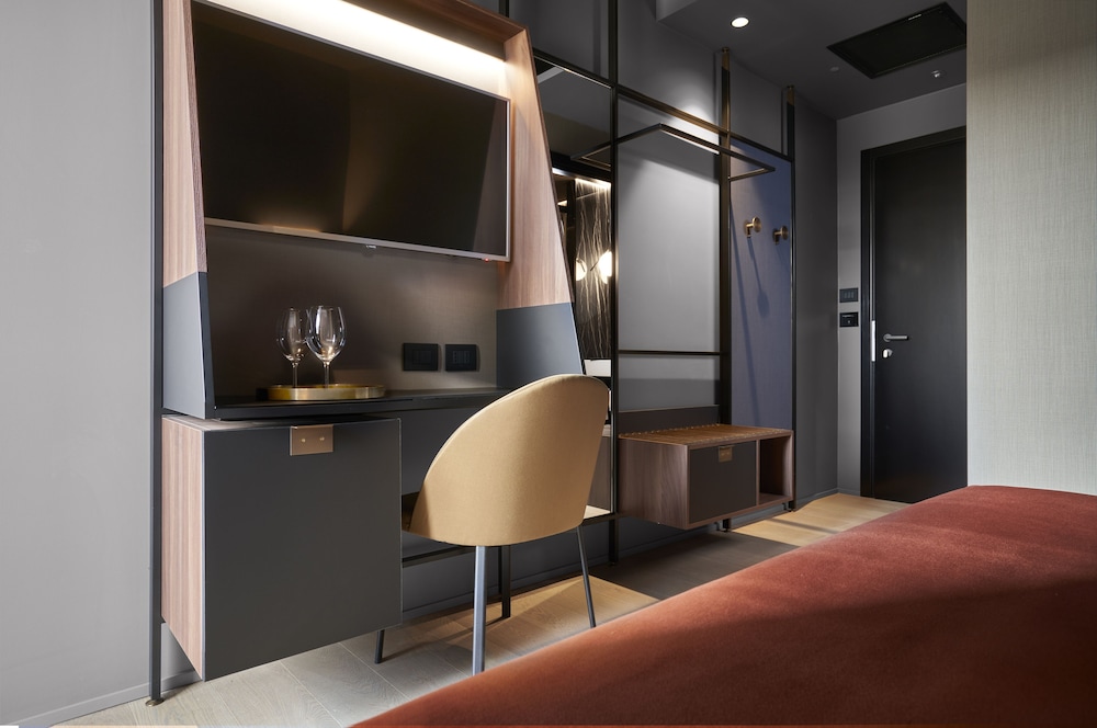 My One Hotel Executive 7/51