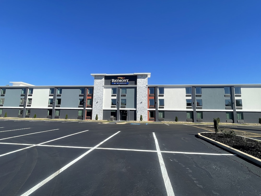 Baymont by Wyndham East Ridge 40/49