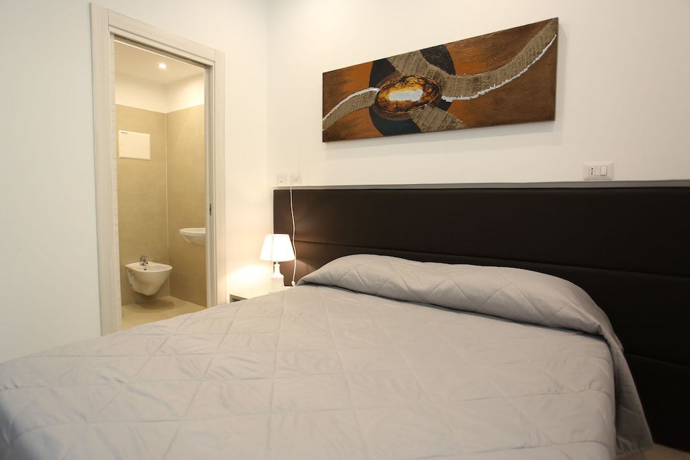 HOTEL EUBEA 18/79