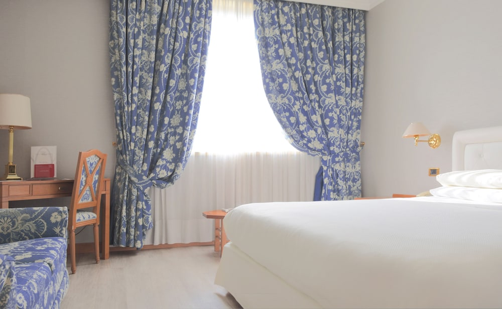 SUPERIOR, TWIN BEDS