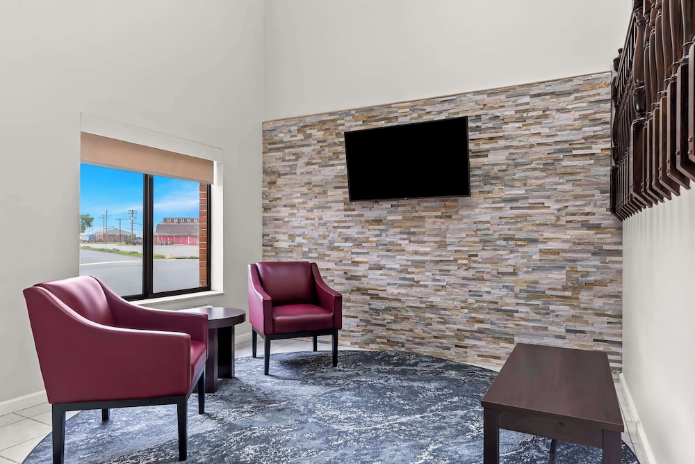 Red Lion Inn & Suites Pontoon Beach 37/55