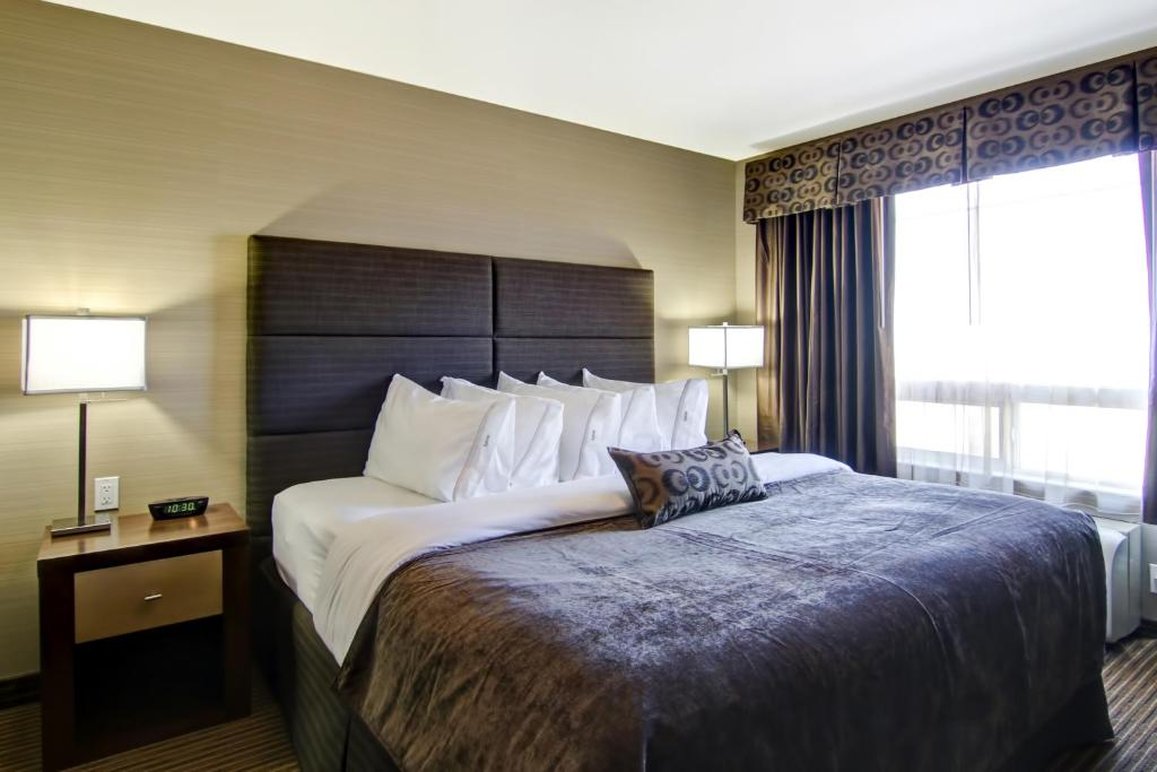 Canalta Hotel Assiniboia 7/35
