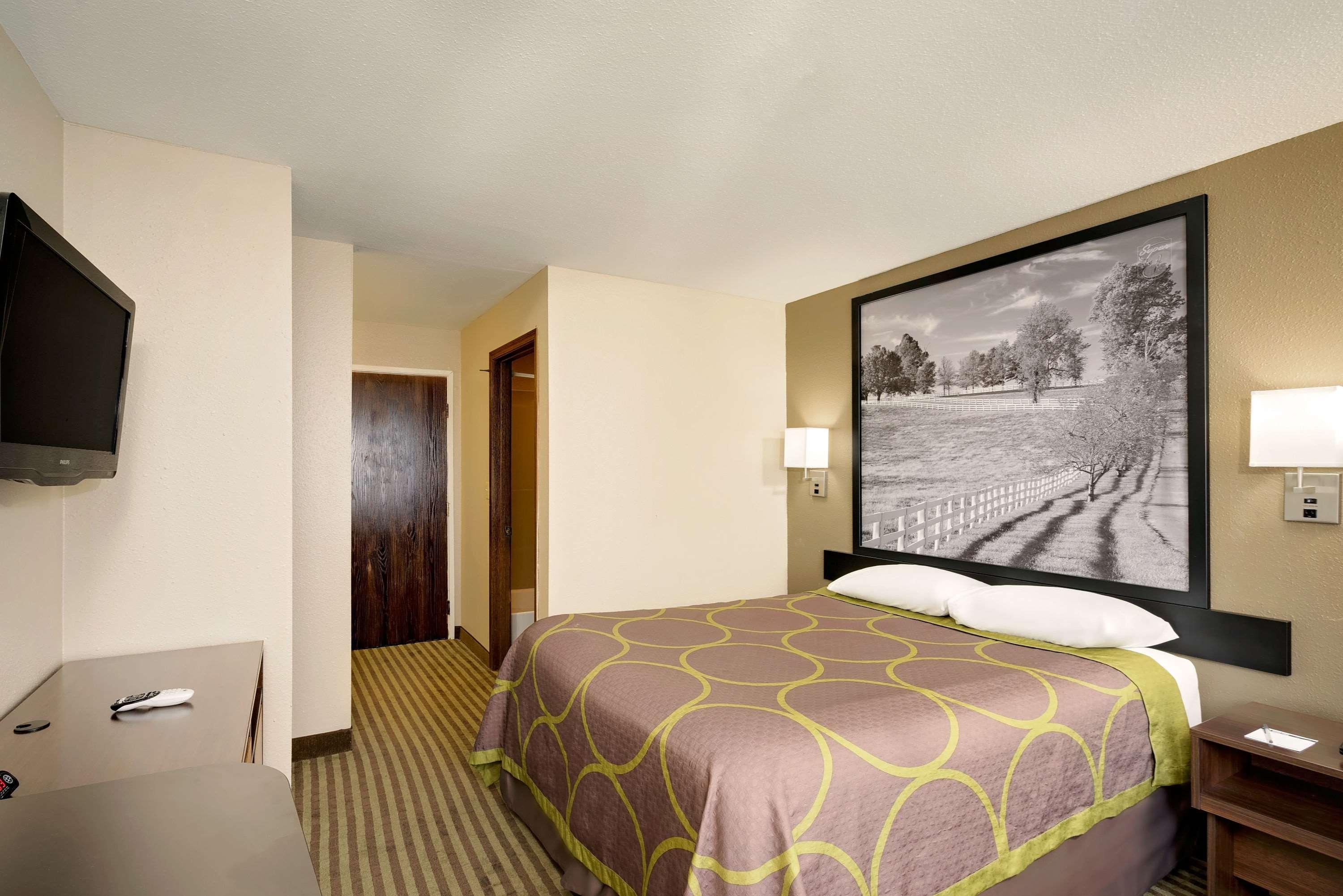 Room, Queen Bed