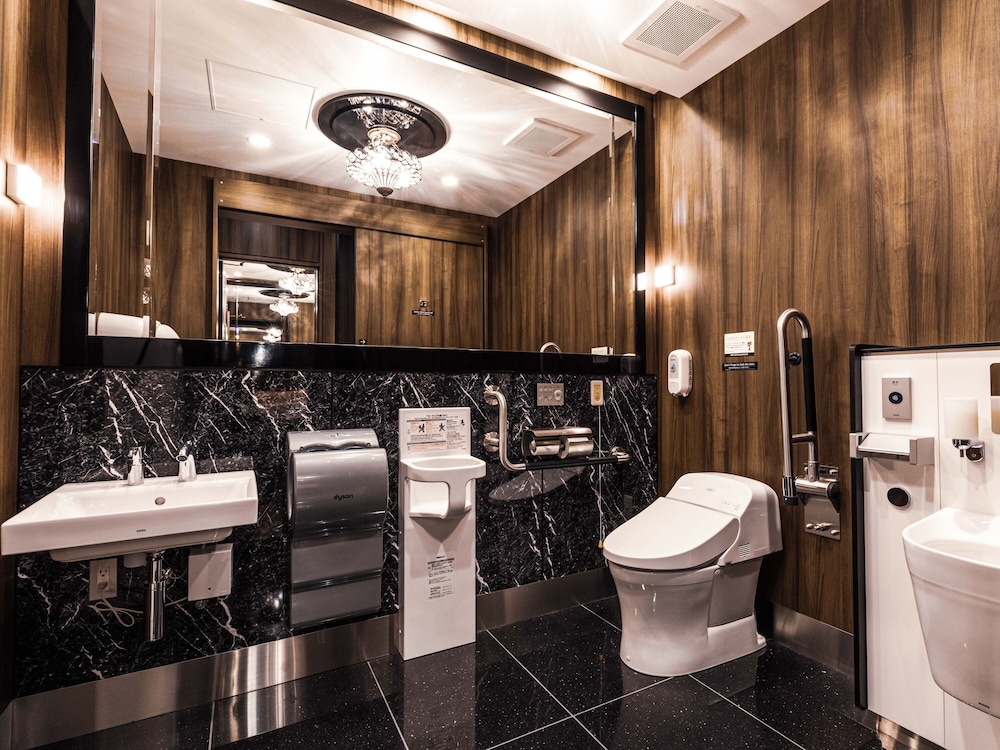 Apa Hotel Shin-Osaka Ekimae 49/50