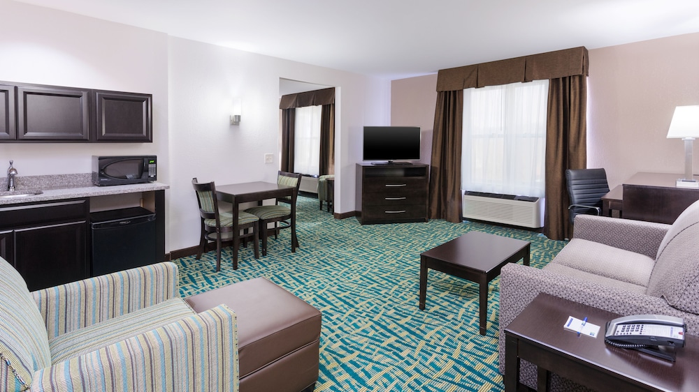 Holiday Inn Express & Suites Wyomissing 23/44