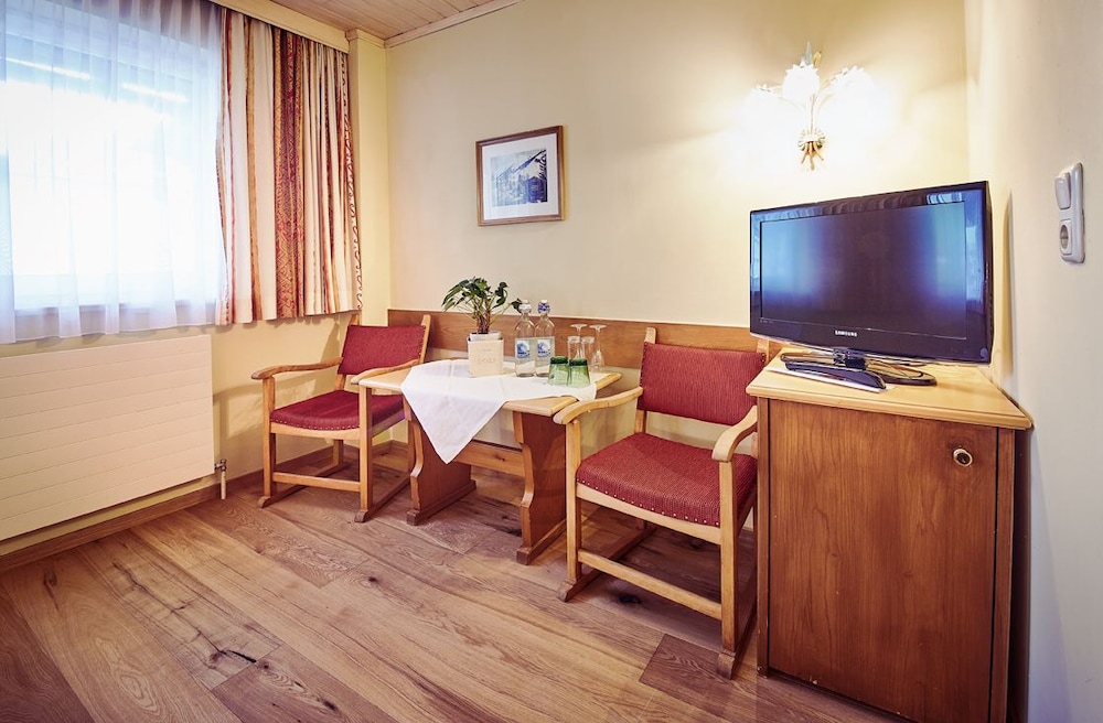 Hotel Gluecksschmiede 64/76