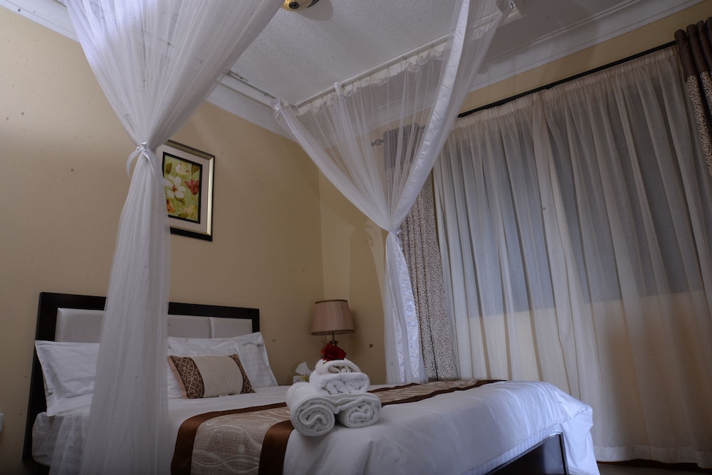 DELUXE, DOUBLE BED