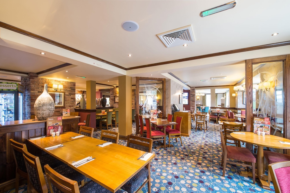 Premier Inn Stourbridge Town Centre 23/26