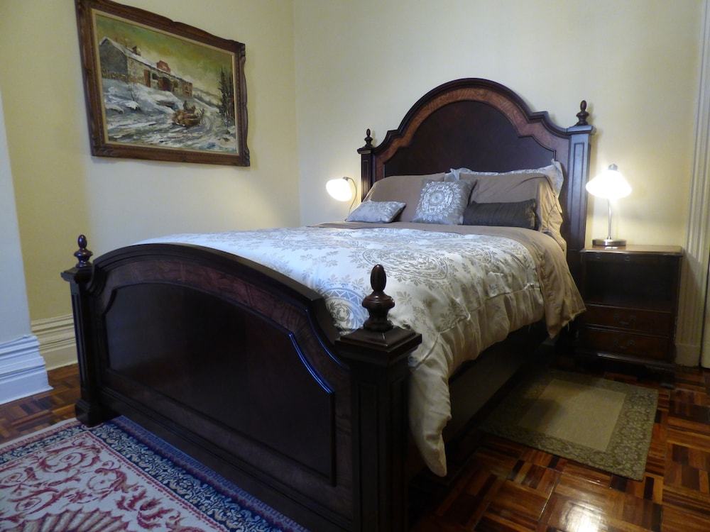 CLASSIC, QUEEN BED