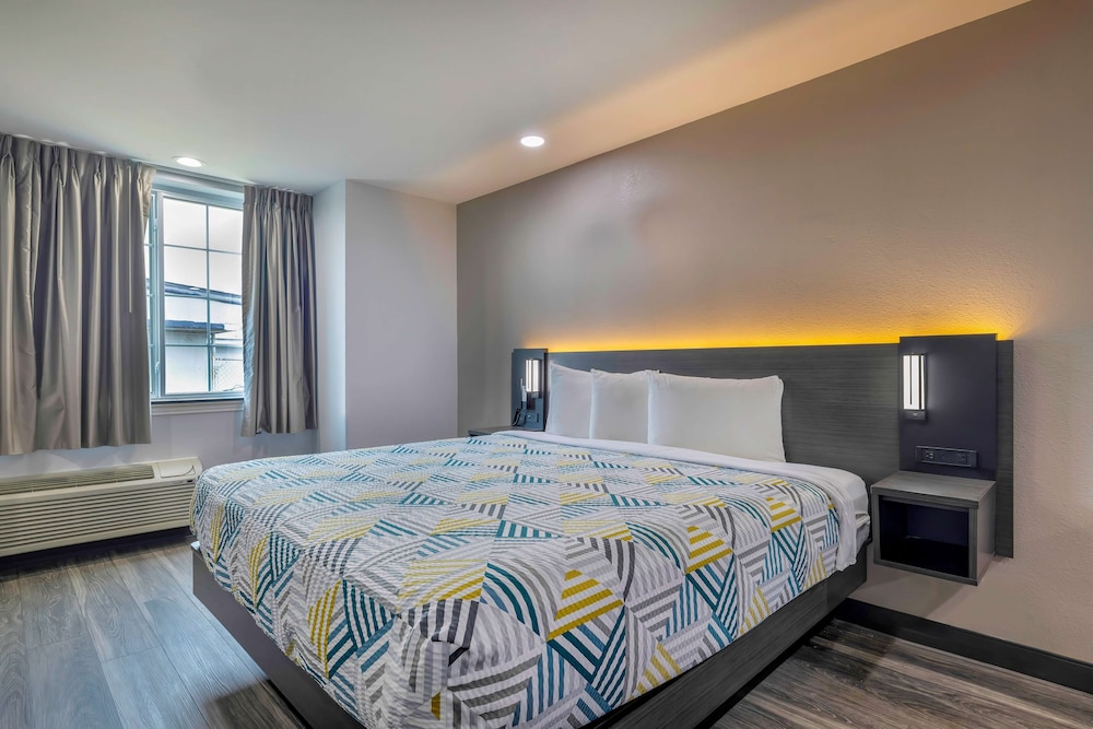 Motel6 Fort Worth, TX - Burleson 25/60