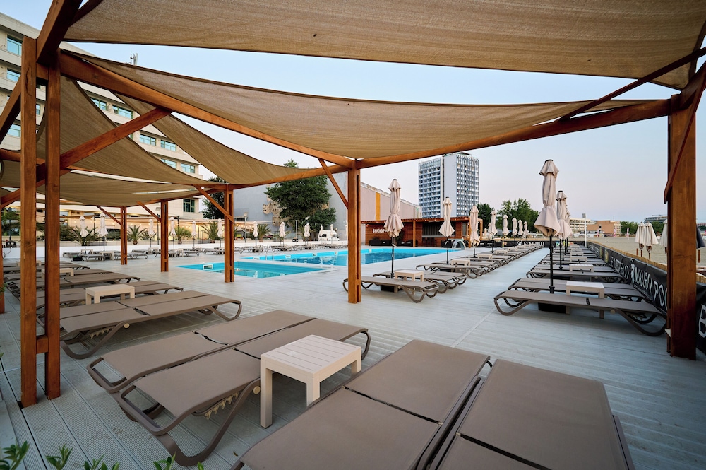 Malibu Hotel 19/50