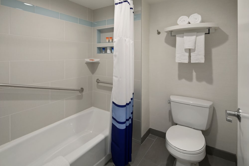 Tropicana Inn Suites 16/28