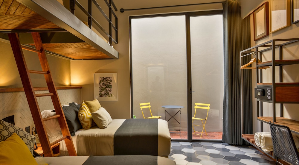 Criol Hotel 27/65