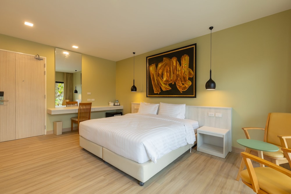 Porestva Hotel Sriracha 5/16