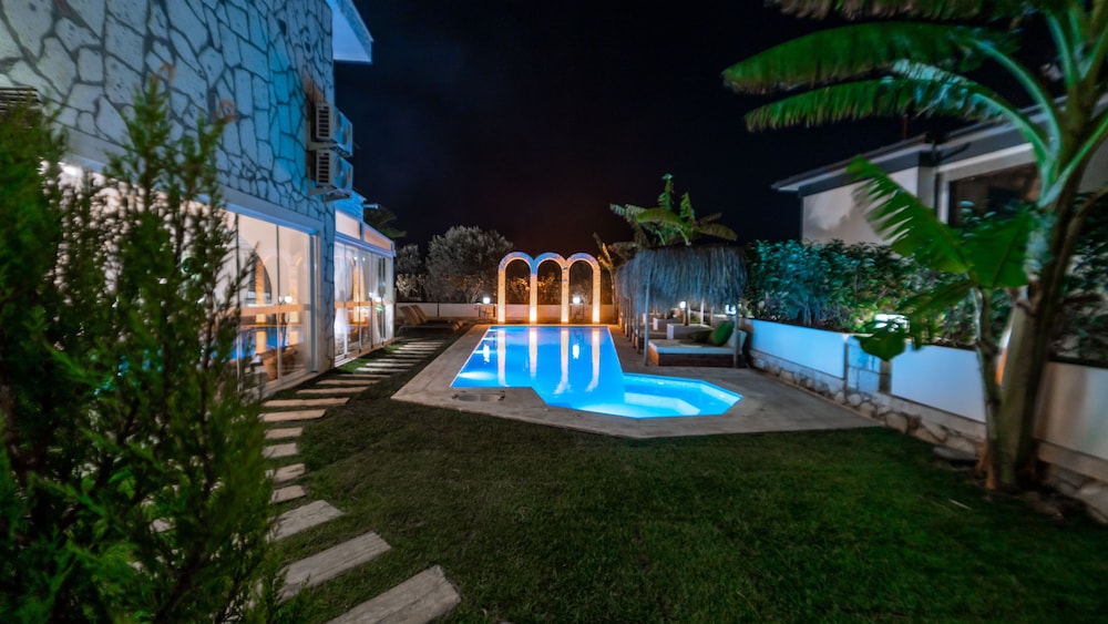 Urla 1867 Hotel 34/50