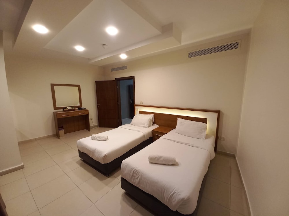 Lujain Hotel Suites 7/50