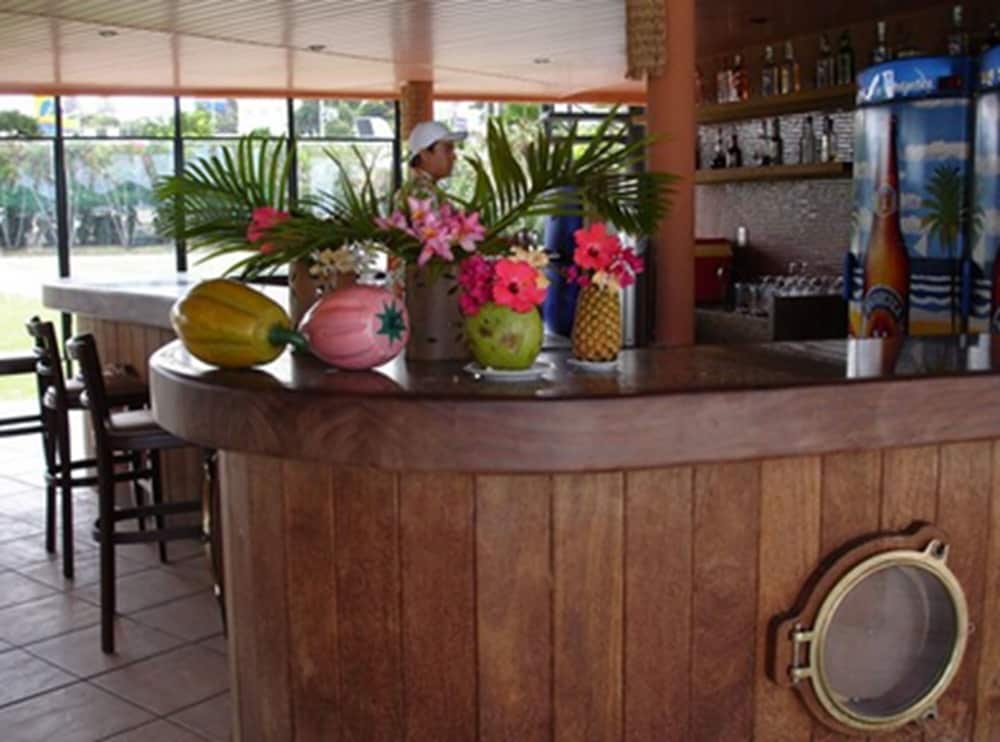 Marina Park Hotel 10/65