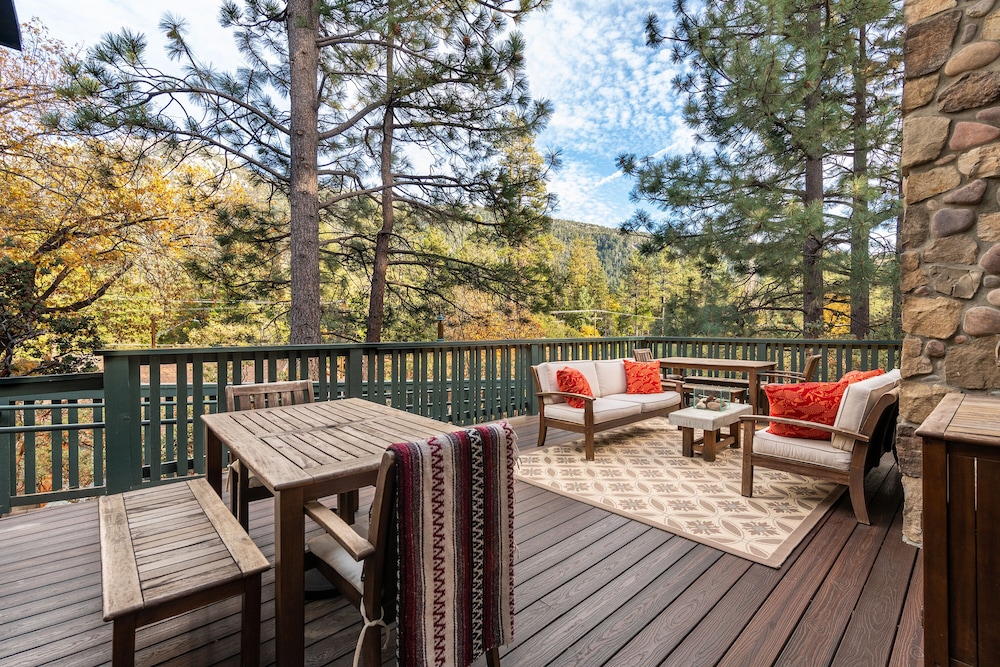 The Grand Idyllwild Lodge 32/50