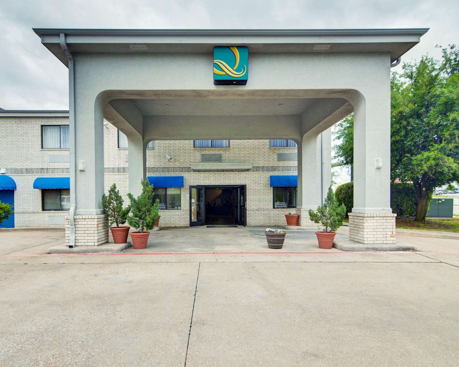 Quality Inn & Suites Grand Prairie 23/27