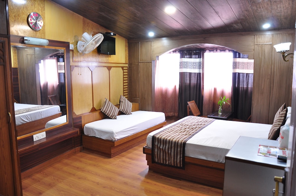 Hotel Sidharath 23/33