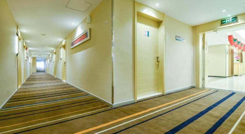 City Comfort Inn (Chongqing Yangjiaping Pedestrian Street Light Rail Station) 28/48