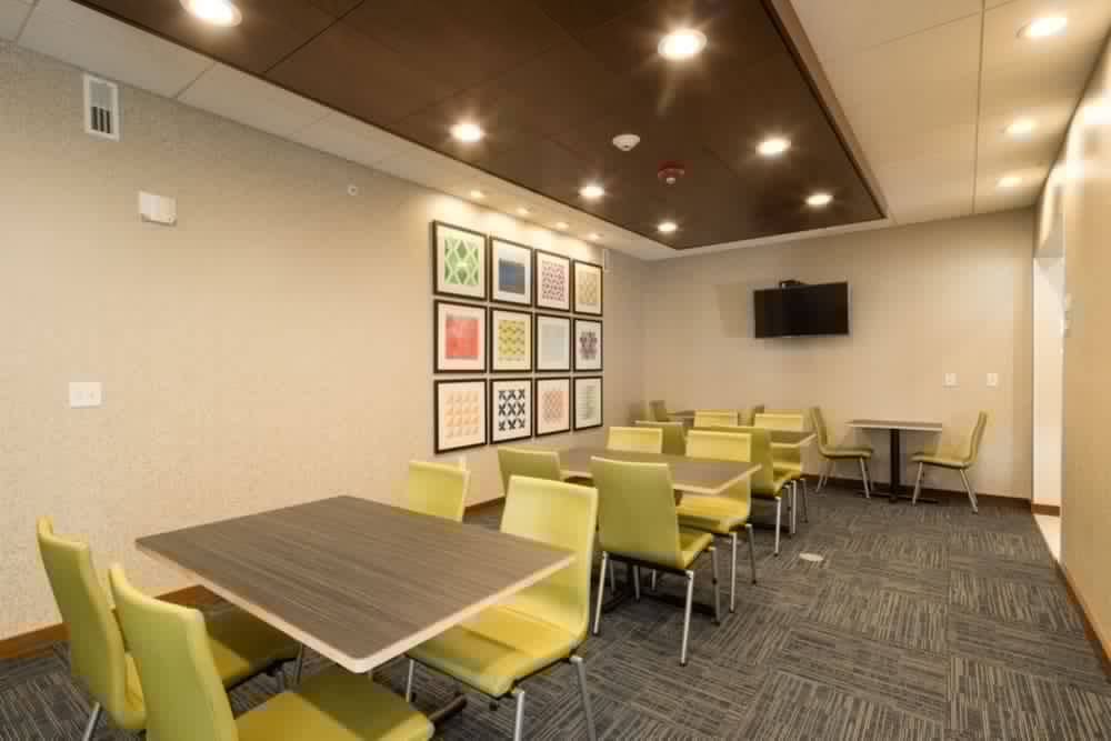 Holiday Inn Express Suites Michigan City 45/46