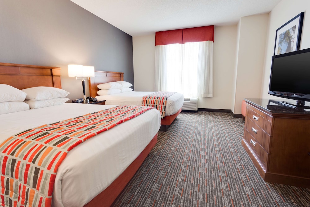 Drury Inn and Suites Greenville 5/36