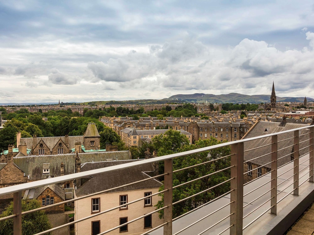 NOVOTEL EDINBURGH CENTRE 72/74