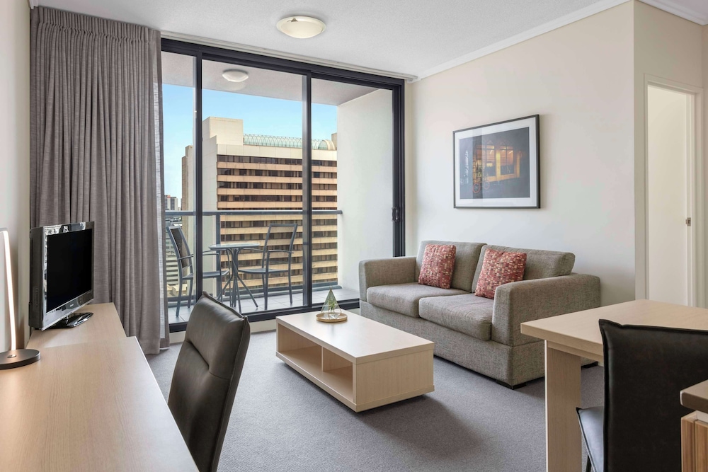Oaks Brisbane on Charlotte Suites 20/43